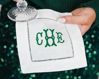 Servilletas de cóctel con monograma bordado (juego de 4) // Servilletas de lino con monograma y vainica, servilletas de boda personalizadas, regalo para anfitrionas, regalos de boda