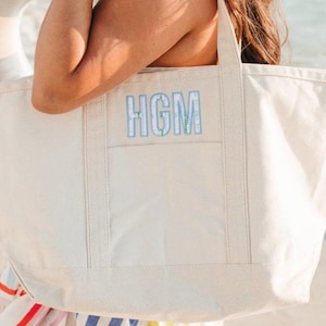 Embroidered Canvas Tote with Applique // Custom Text Tote, Gift for Her, Bachelorette Tote, Personalized Tote Bag, Name Tote Bag, Bridesmaid