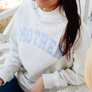 Sudadera de cuello alto personalizada // Sudadera con monograma personalizado y aplique bordado, cuello redondo con monograma, suéter personalizado, regalo personalizado