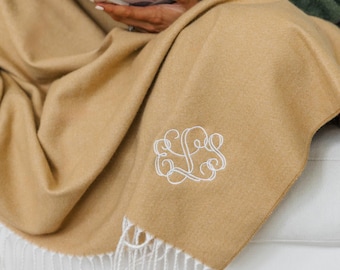 Monogrammed Woven Blanket // Personalized Throw Blanket, Monogrammed Blanket Women, Embroidered Plush Blanket, Personalized Gift for Home