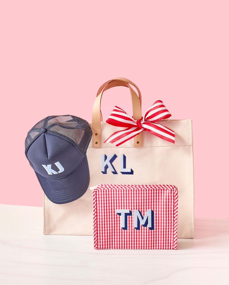 Met schaduw monogram geborduurde weekendtas // Gepersonaliseerde draagtas met naam, draagtas bruidsmeisje strand, draagtas monogram, draagtas aangepaste draagtas, cadeau voor haar afbeelding 6