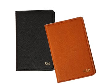 Funda para pasaporte y etiqueta para equipaje con monograma en lámina dorada // Funda personalizada para pasaporte, regalo para parejas, regalo para damas de honor, recuerdos de boda, regalo personalizado