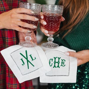 Besticktes Motiv Cocktailservietten (4er-Set) // Kundenspezifische Teamgeschenke, Monogramm Leinen-Servietten, Golf, Tennis, Pickleball, Lacrosse, Ski, Hockey