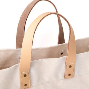 Met schaduw monogram geborduurde weekendtas // Gepersonaliseerde draagtas met naam, draagtas bruidsmeisje strand, draagtas monogram, draagtas aangepaste draagtas, cadeau voor haar afbeelding 7