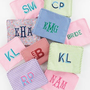 Bolsa de maquillaje personalizada TRVL Roadie bordada, regalo bordado para ella, bolsa de aseo personalizada, estuche de cosméticos de cuadros vichy, bolsa de almacenamiento para niños, regalo