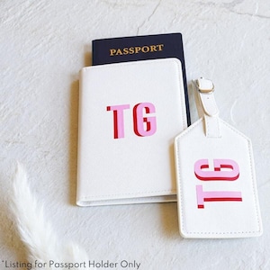 Passhållare med skuggmonogram // Monogrampassfodral, personligt läderpasshållare, smekmånadsresepresent, passplånbok bild 1