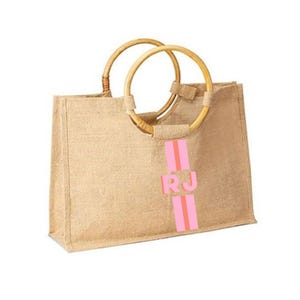Fourre-tout rayé en jute de bambou monogramme ombre//sac cadeau personnalisé de demoiselle d&#39;honneur, sac cadeau personnalisé en bambou, sac fourre-tout de plage, enterrement de vie de jeune fille