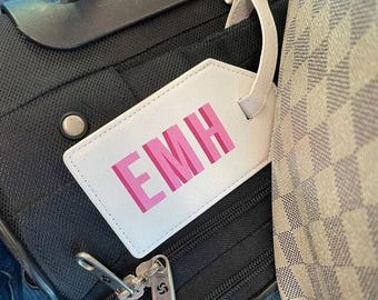 Etiqueta de equipaje con monograma de sombra // Etiqueta de equipaje personalizada para regalo, regalo de cumpleaños, regalo de dama de honor, regalos de boda, etiqueta de equipaje de cuero vegano