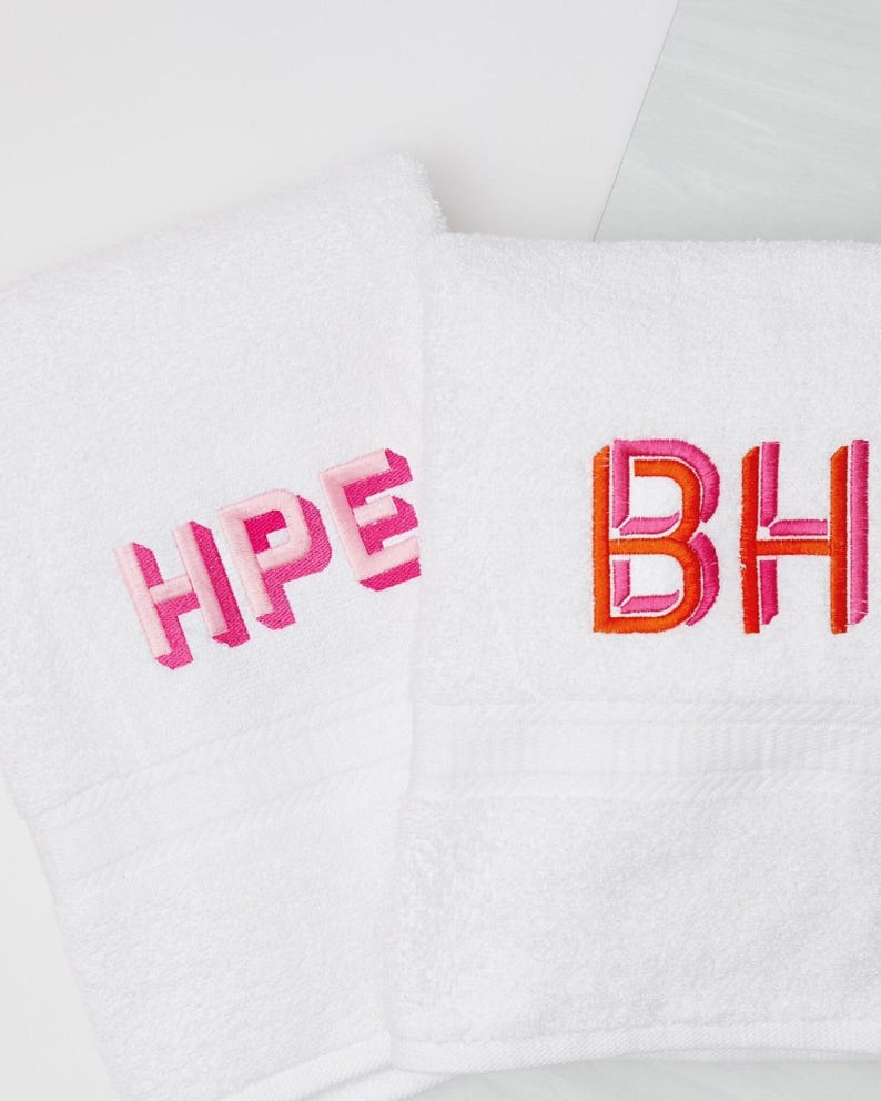 Sprinkled With Pink Guest Towels - Thumbnail 2