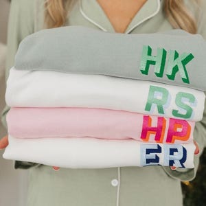 Felpa con monogramma ricamato Shadow // Felpa con monogramma, regalo con monogramma, monogramma personalizzato, pullover con monogramma, maglione con monogramma