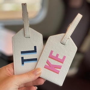 Shadow Monogram Gepäckanhänger // Reise-Accessoire Geschenk Reiseideen Urlaubsgeschenk Geburtstagsgeschenk Brautjungfer Geschenk Hochzeitsgeschenke Flitterwochen Geschenk