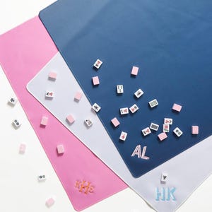 Tapete de azulejos Mahjong con monograma bordado // Tapete de mesa Mahjong antideslizante, tapete Mahjongg de neopreno, Mah Jongg, accesorios Mahjong, regalos Mahjong imagen 3