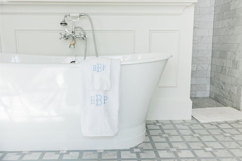 Embroidered Guest Towels // Bath and Hand Towel, Monogram Bath Towels, Custom Bathroom Towels, Monogrammed Towels, Embroidered Hand Towels