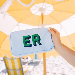 Bolsa grande de nailon bordada // Bolsa de maquillaje bordada, regalo para dama de honor, propuesta, bolsa de cosméticos con nombre personalizado, regalo para dama de honor