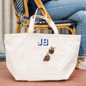 Embroidered Monogram Canvas Tote // Custom Tote Bag, Personalized Canvas Tote, Monogram Canvas Tote Bag Gift, Boat Bag, Monogramed Beach Bag