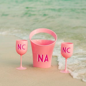 Verres à vin massifs à monogramme // Verres à vin en acrylique, Verres à vin Veuve, Verres à vin colorés, Gobelet à vin en plastique, Vin à monogramme