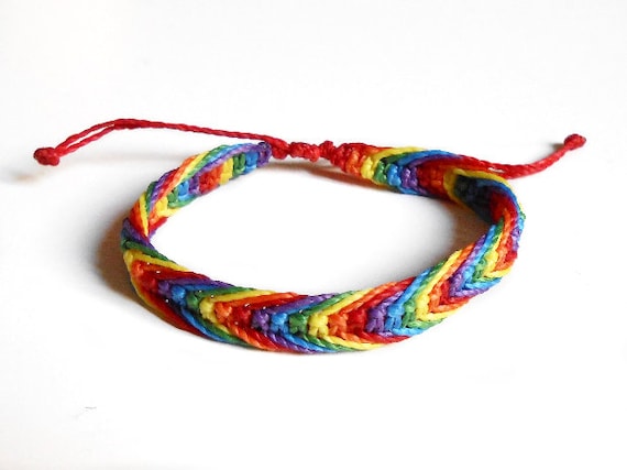 ¿Cómo hacer una pulsera de Arco Iris?