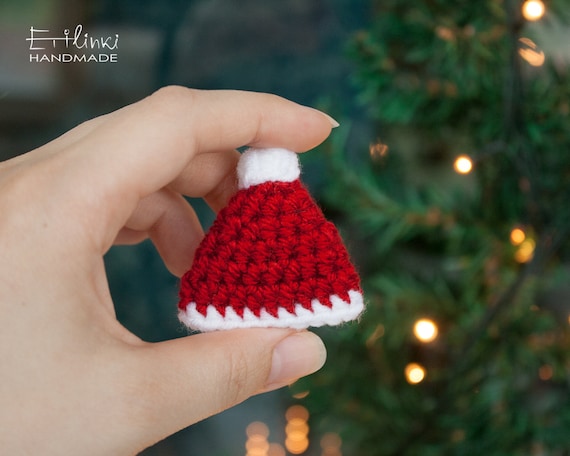 Regali Di Natale Fatti A Mano All Uncinetto.Crochet Santa Hat Brooch Gioielli Di Natale Regali Di Etsy
