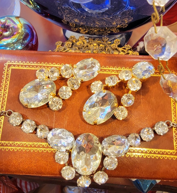 Parure De Bijoux Fantaisie – Collier + Boucles D'Oreilles – Cristal Argenté
