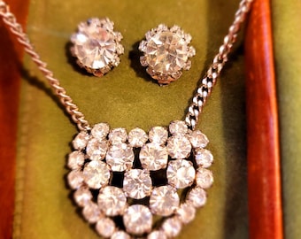 Set di collana e orecchini vintage con cuore in strass, circa anni '50, gioielli per matrimonio, ballo di fine anno di San Valentino, gioielli di alta moda
