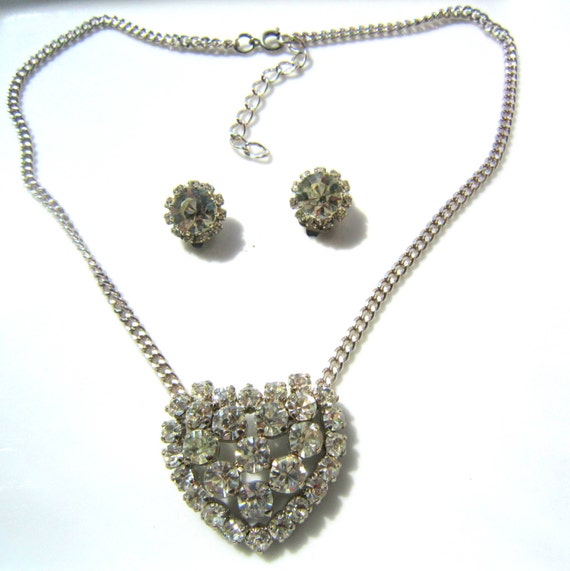 Vintage Rhinestone Heart Necklace and Earrings Se… - image 3