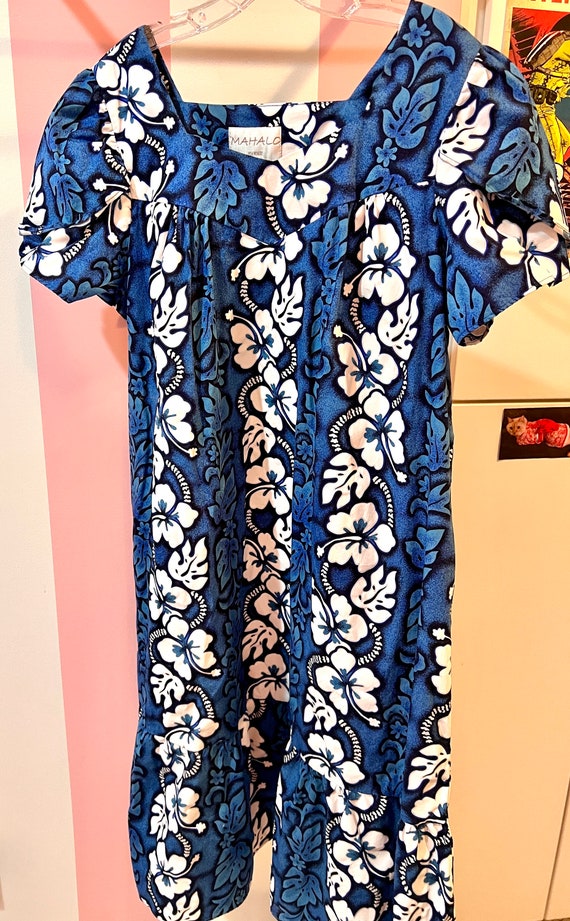 Hawaiian blue and White Hibiscus mumu muu muu Dre… - image 2