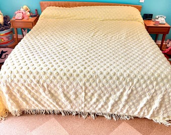 Yellow Dots Chenille KING SIZE Pops Popcorn Coin Bedspread Fringe vintage Cotton