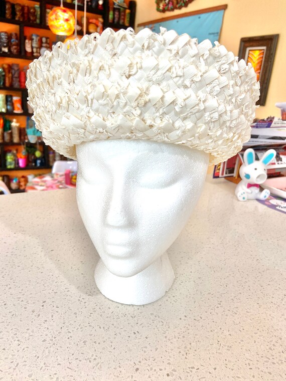 Stunning WHITE Cream Mod Fun Hat Bonnet Cap Mid C… - image 7