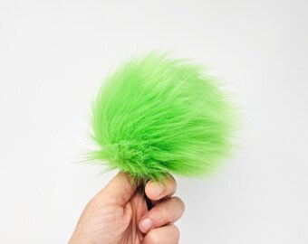 Faux Fur Pom Pom GREEN APPLE