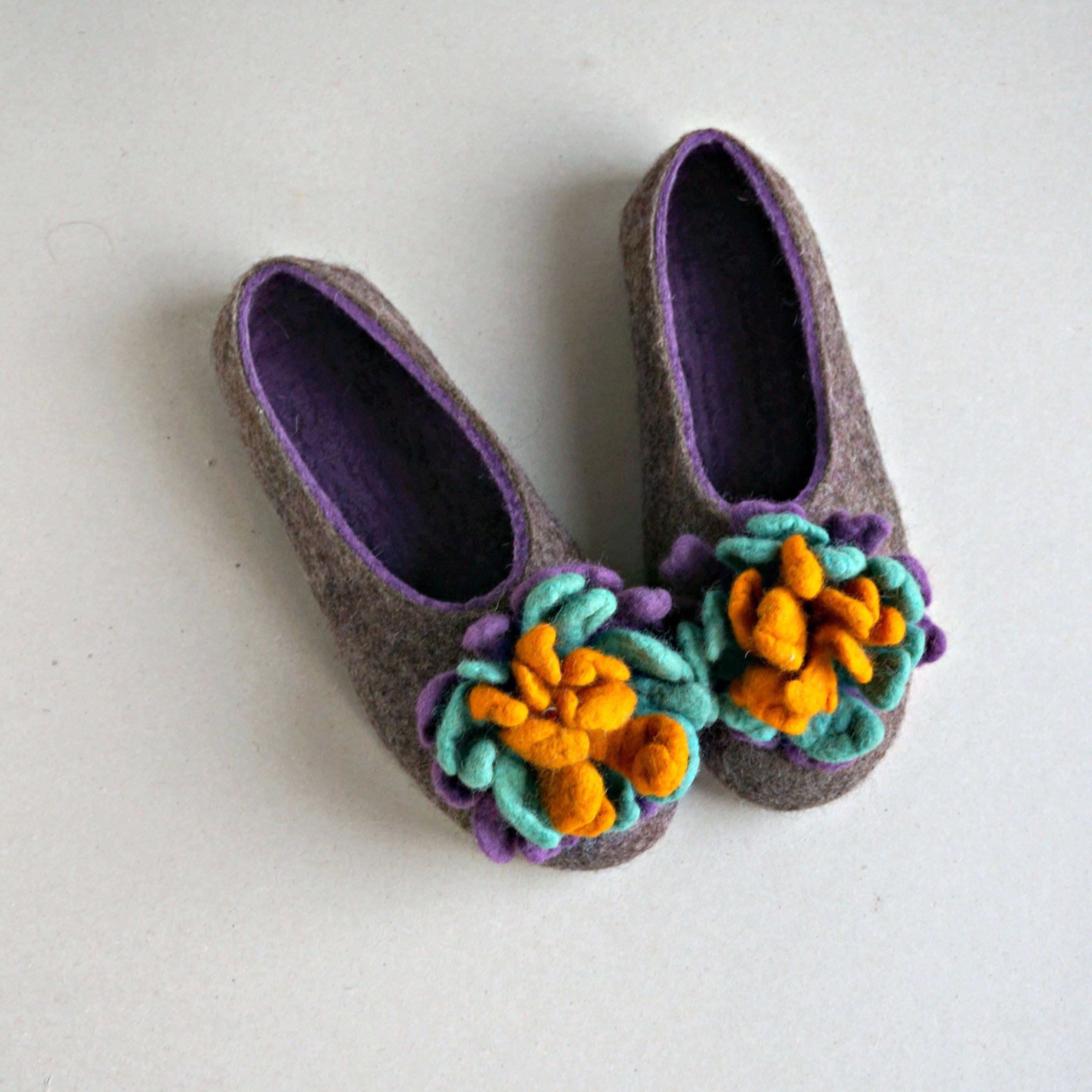 Felt Clogs for Women in Grey and Purple with Felted Wool | Etsy