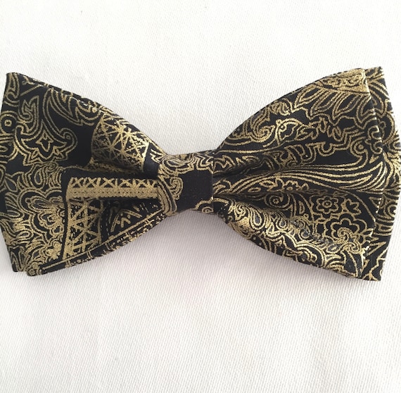 Men/’s Bow Tie Black with Gold Metallic Stars Design Pretied