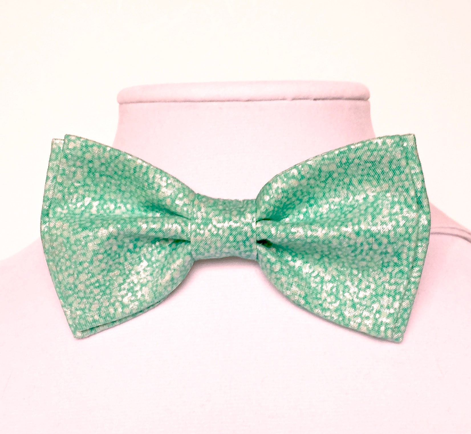 mint julep bow tie