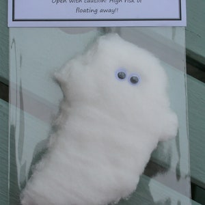 POCKET GHOST - Open with caution - high risk of floating away! Fun joke gift not just for Halloween, Christmas stocking filler, Secret Santa