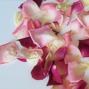 Freeze-Dried Rose Petals. 5 cups of NATURAL rose petals. Color: Mixed of lovely pinks petals.