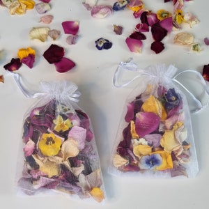 10 Wedding Confetti Organza Bags & Mix Dried Petal Confetti. Biodegradable Confetti. smells wonderful.