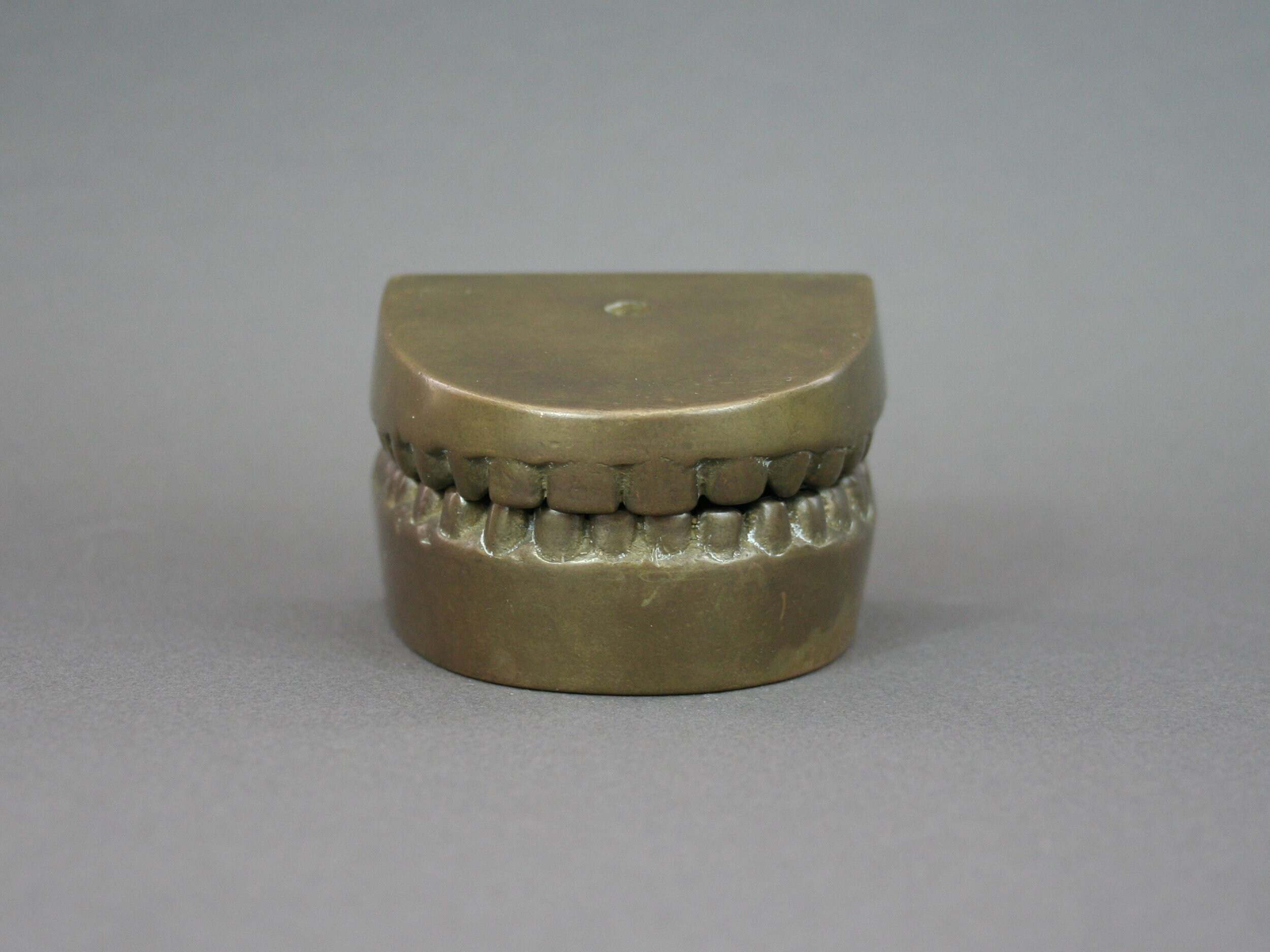 Boîte en Laiton Forme Dentition ou Dentier, Vintage Années 60, Décoration Cabinet de Curiosités, Cad