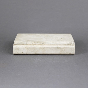 boîte rectangulaire vintage des années 1970 en travertin, boîte décorative avec couvercle, décoration en pierre naturelle beige