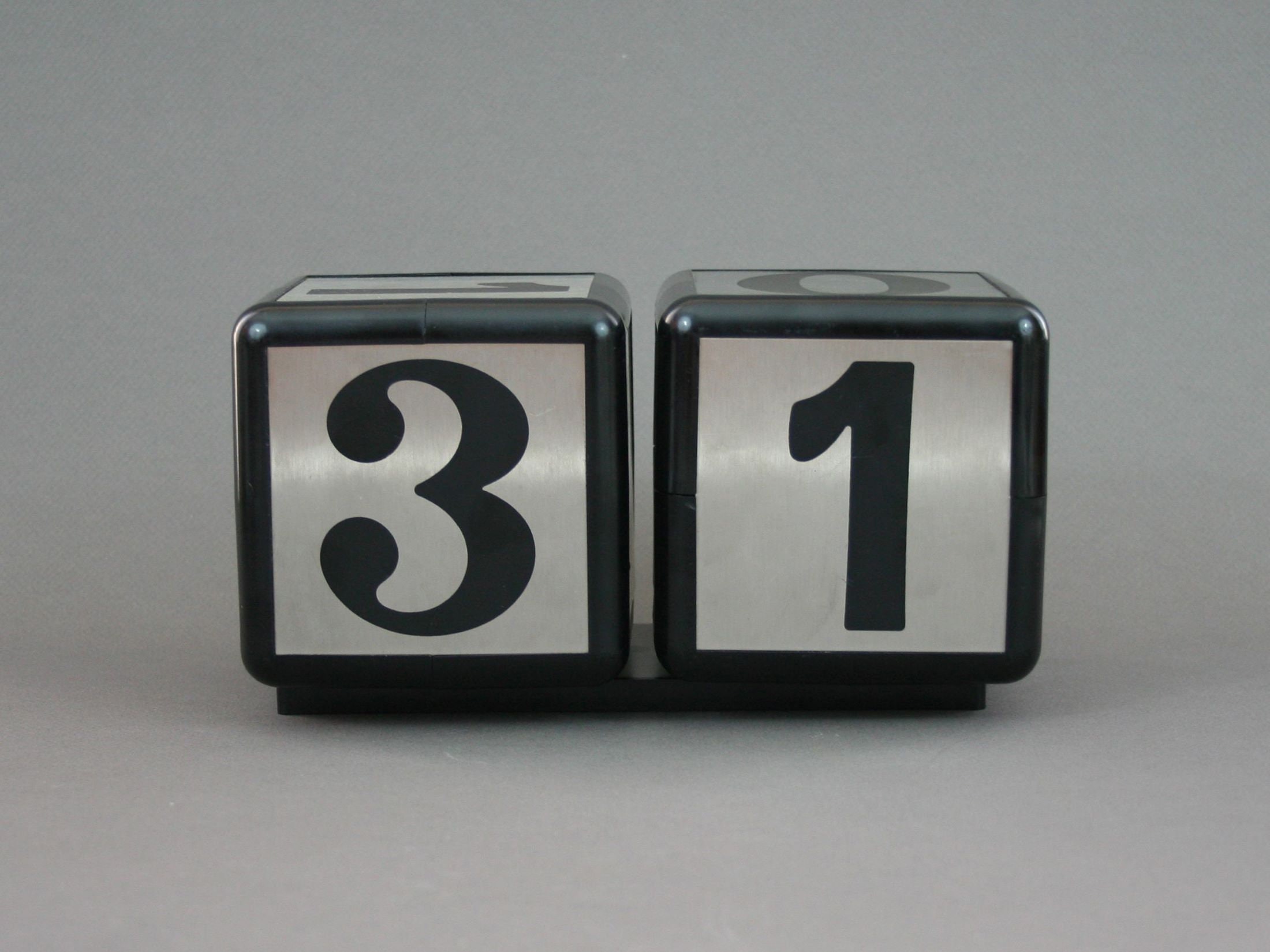 Calendrier Perpétuel à Cubes Vintage Années 70 - Design Rétro - Marque SAMP - Plastique Noir
