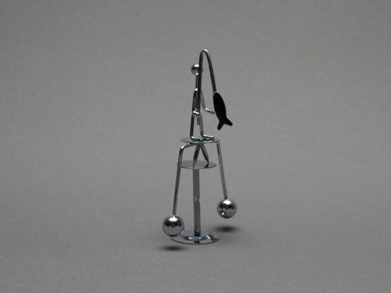 Balancing Fishing Sculpture - Coole Angel-Deko Für Schreibtisch & Wohnzimmer