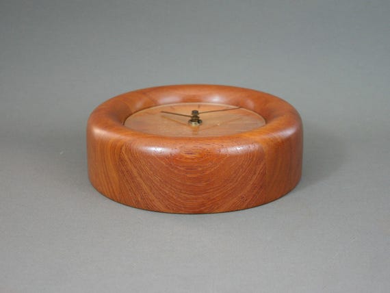 1960年代のヴィンテージデンマーク製チーク材壁掛け時計、ドイツの