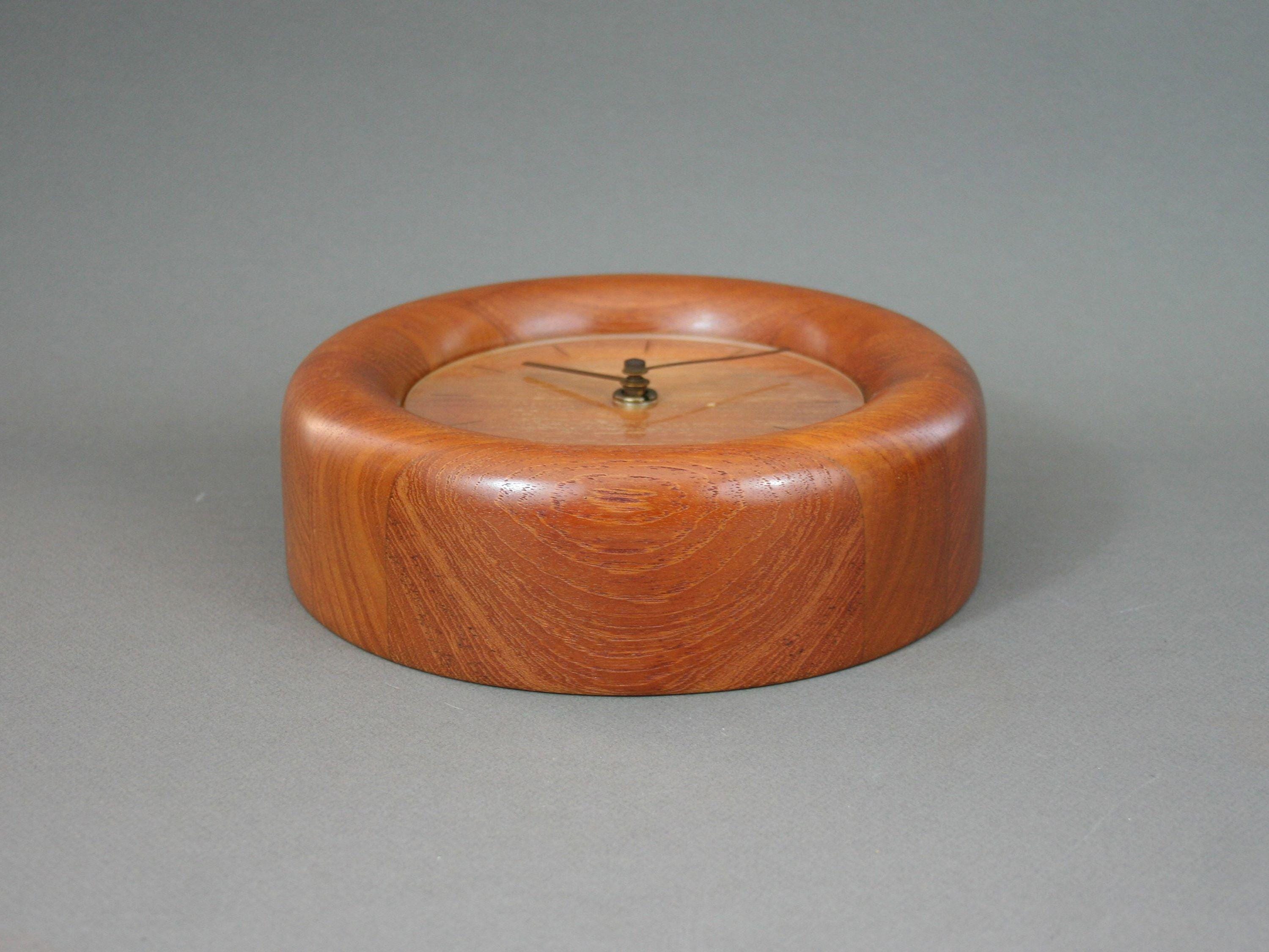 1960年代のヴィンテージデンマーク製チーク材壁掛け時計、ドイツの