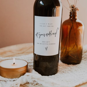 Ellia | Étiquette de vin de fiançailles moderne, se marie bien avec les fiançailles, cadeau de fiançailles moderne, cadeau de fiançailles pour les couples, carte de fiançailles