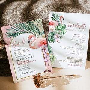 K&ouml;nnte beinhalten: Zwei Einladungen f&uuml;r ein Junggesellinnenabschieds-Wochenende. Eine zeigt einen Flamingo mit tropischen Bl&auml;ttern und dem Text "Flock It!". Die andere ist eine Wochenend-Reisebeschreibung mit Flamingo und floralem Design.