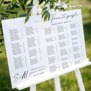 Signo de tabla de asientos alfabéticos minimalistas, nuestra tabla de asientos de personas favoritas, cartel de tabla de asientos de boda moderna, plantilla editable DIY
