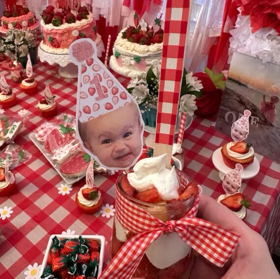 DUXUANT Set di decorazioni per torte alla fragola, per compleanno, per cupcake, decorazione a tema fragola, decorazioni per ragazzi e ragazze (rosso 1