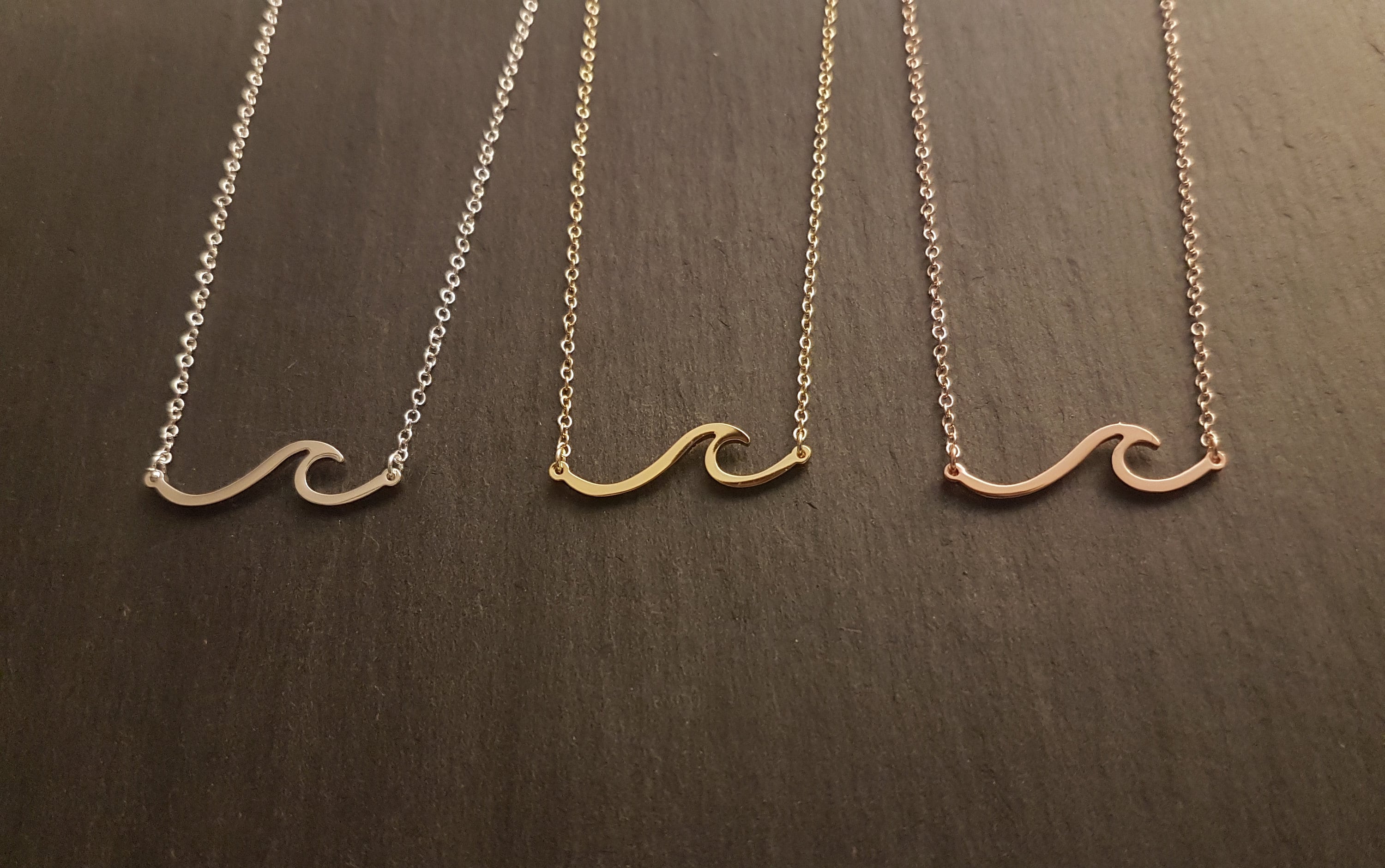 ネックレス・ペンダント Sculpted Wave Pendant Necklace #2704 (10K Gold) Wave Pendant Gold - Etsy Canada