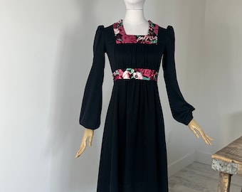 70s Little Black Dress Floral Detail Bubble Sleeve Dress