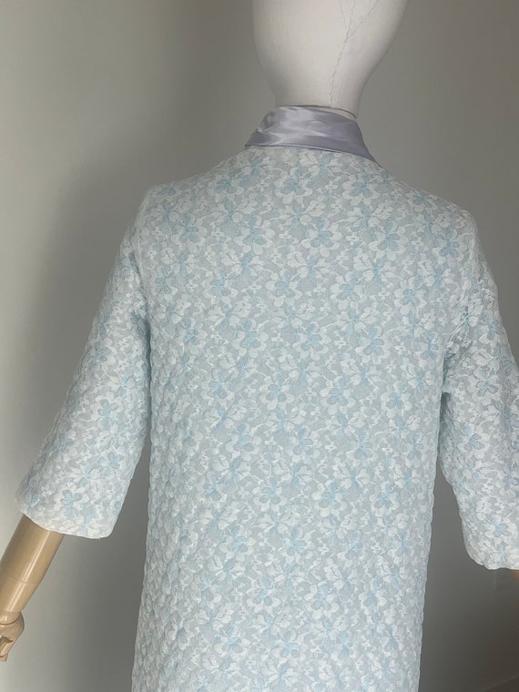 50s Lace House Coat 1950s Pale Blue Button Up Dus… - image 7