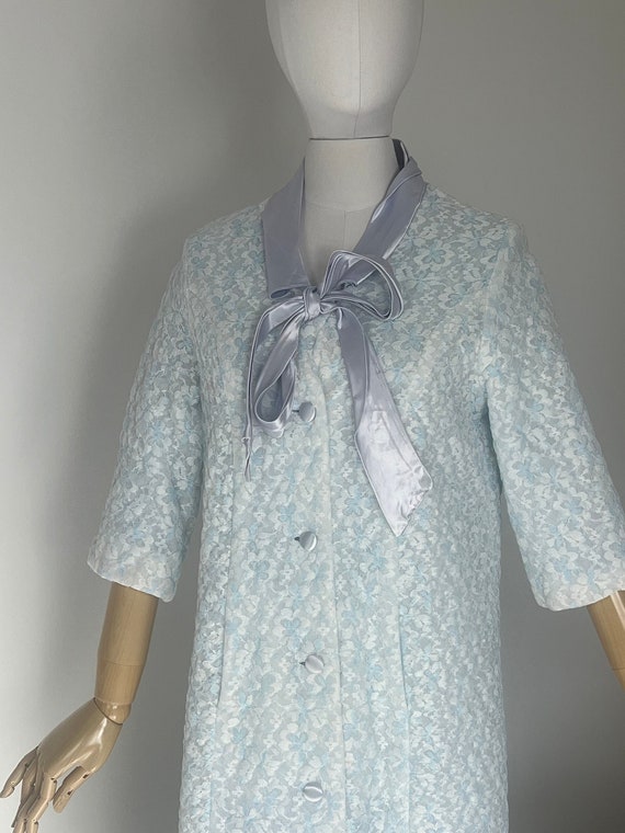 50s Lace House Coat 1950s Pale Blue Button Up Dus… - image 2