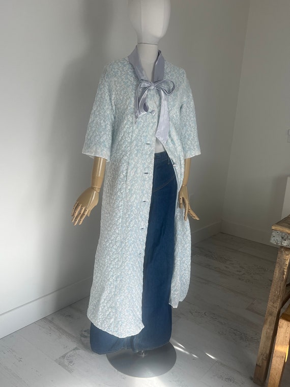 50s Lace House Coat 1950s Pale Blue Button Up Dus… - image 4